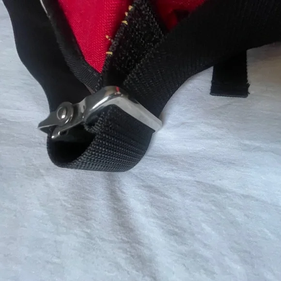 🎀Stylish Red Messenger Bag with Black Trim - Picture 7 of 11